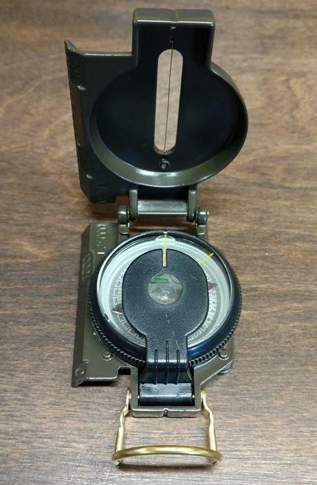 MILITARY STYLE COMPASS